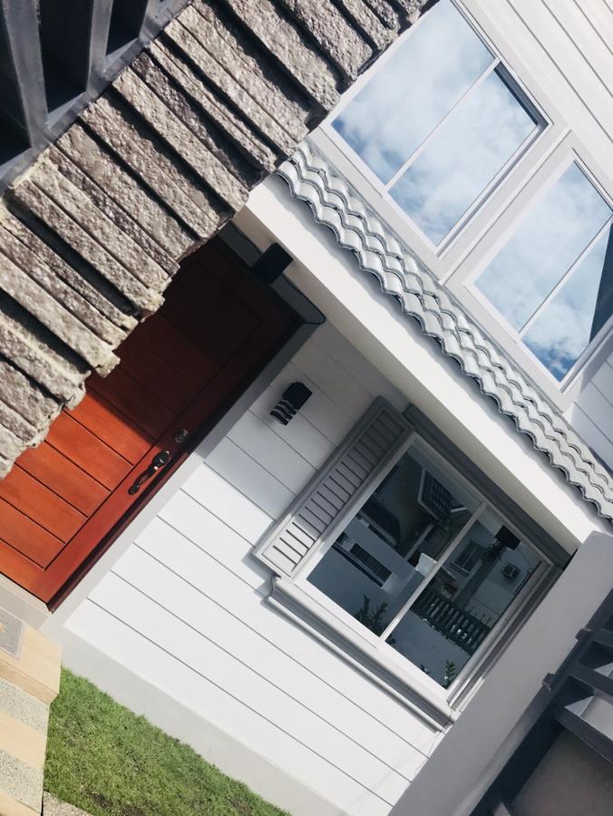 Hillary Timog Park Homes Angeles Exterior foto