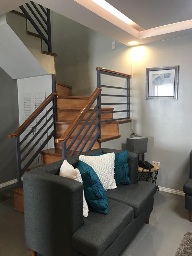 Hillary Timog Park Homes Angeles Exterior foto